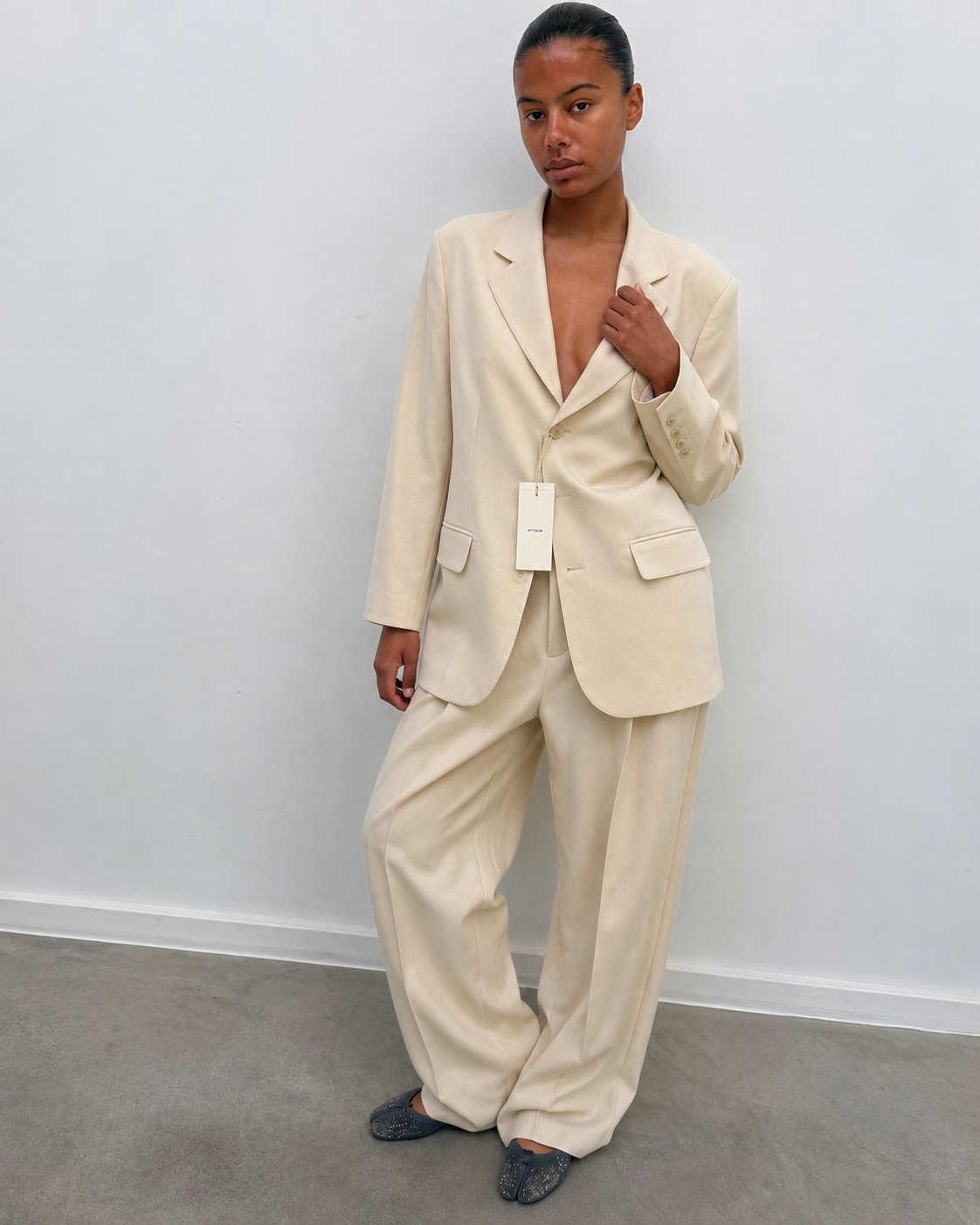 Pantalon fluide de l'ensemble costume