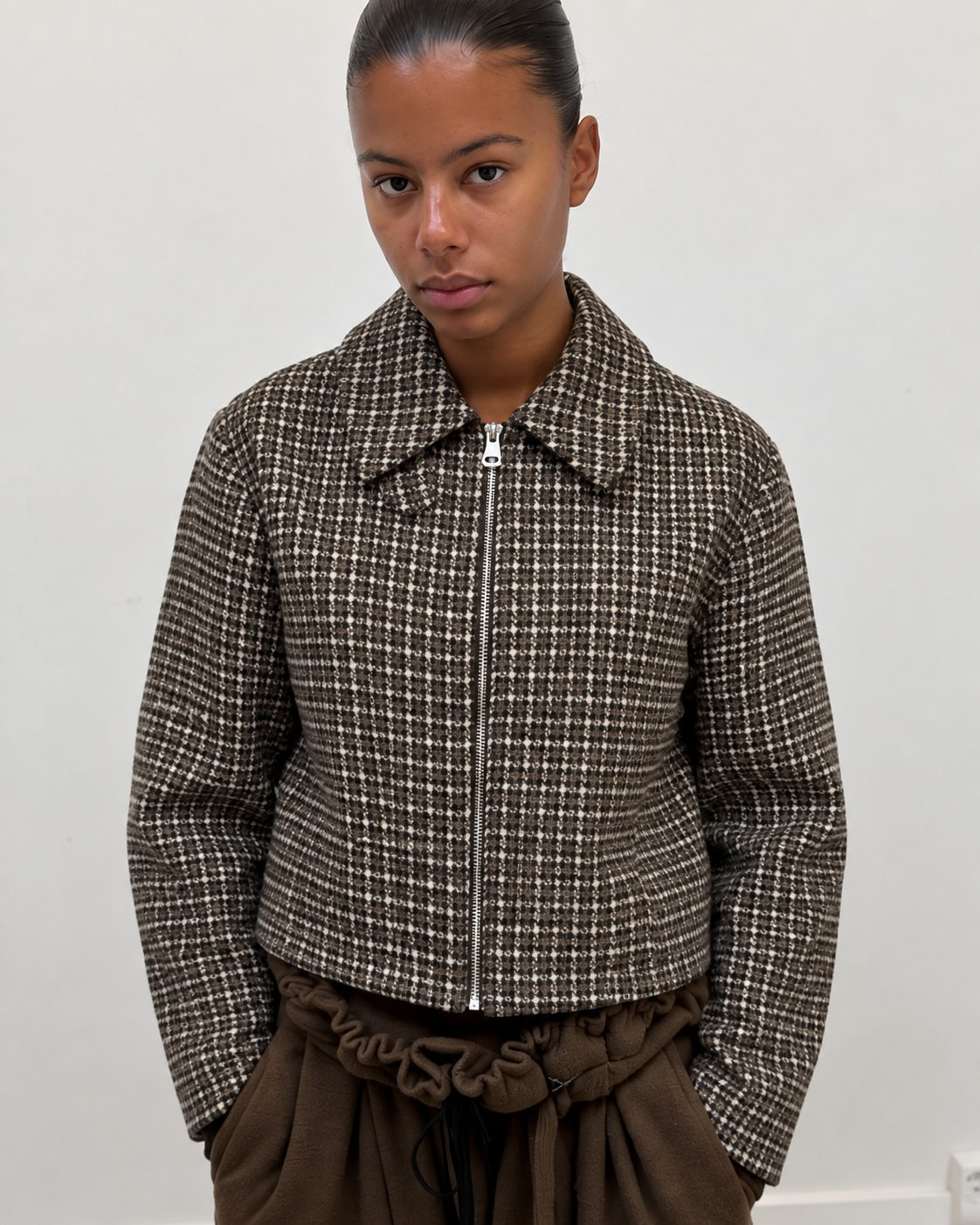 Veste courte à petits carreaux chocolat, col chemise