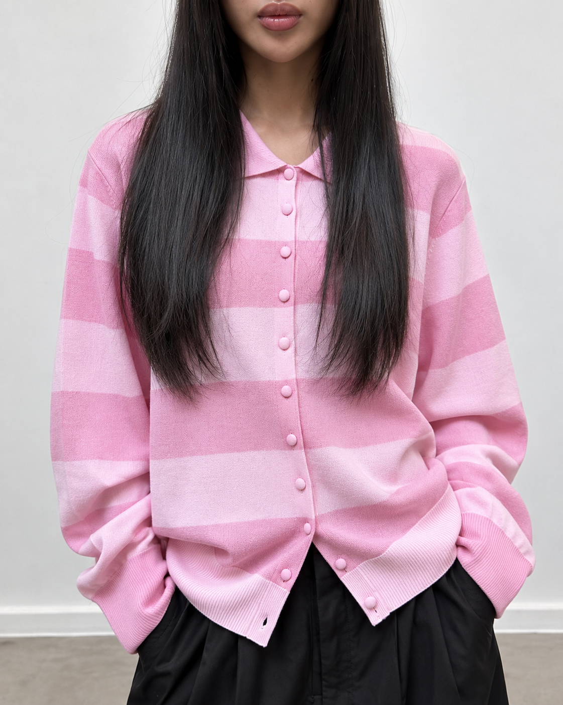 Chemise en maille rose, vue de face