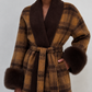 Manteau à carreaux, motif rétro
