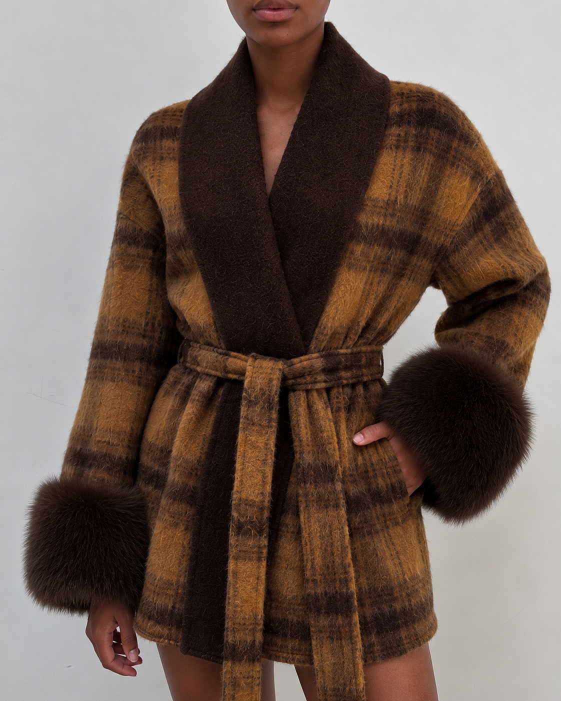 Manteau à carreaux, motif rétro