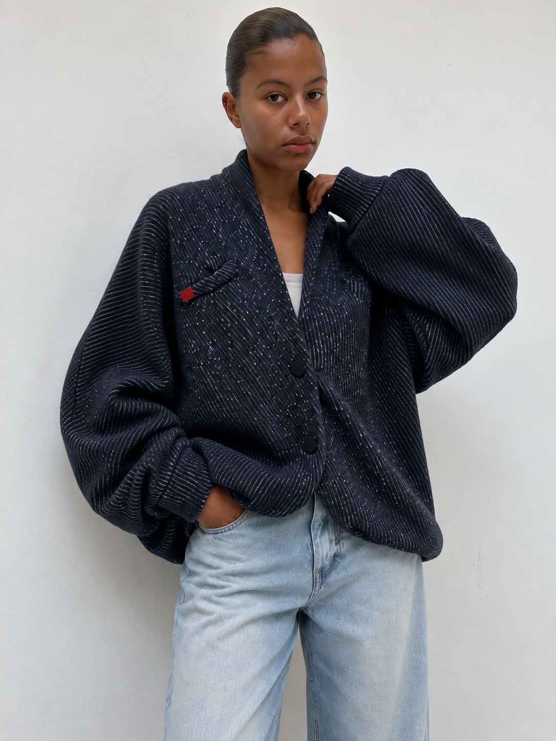 Veste oversize grise, fermeture croisée et boutons dorés