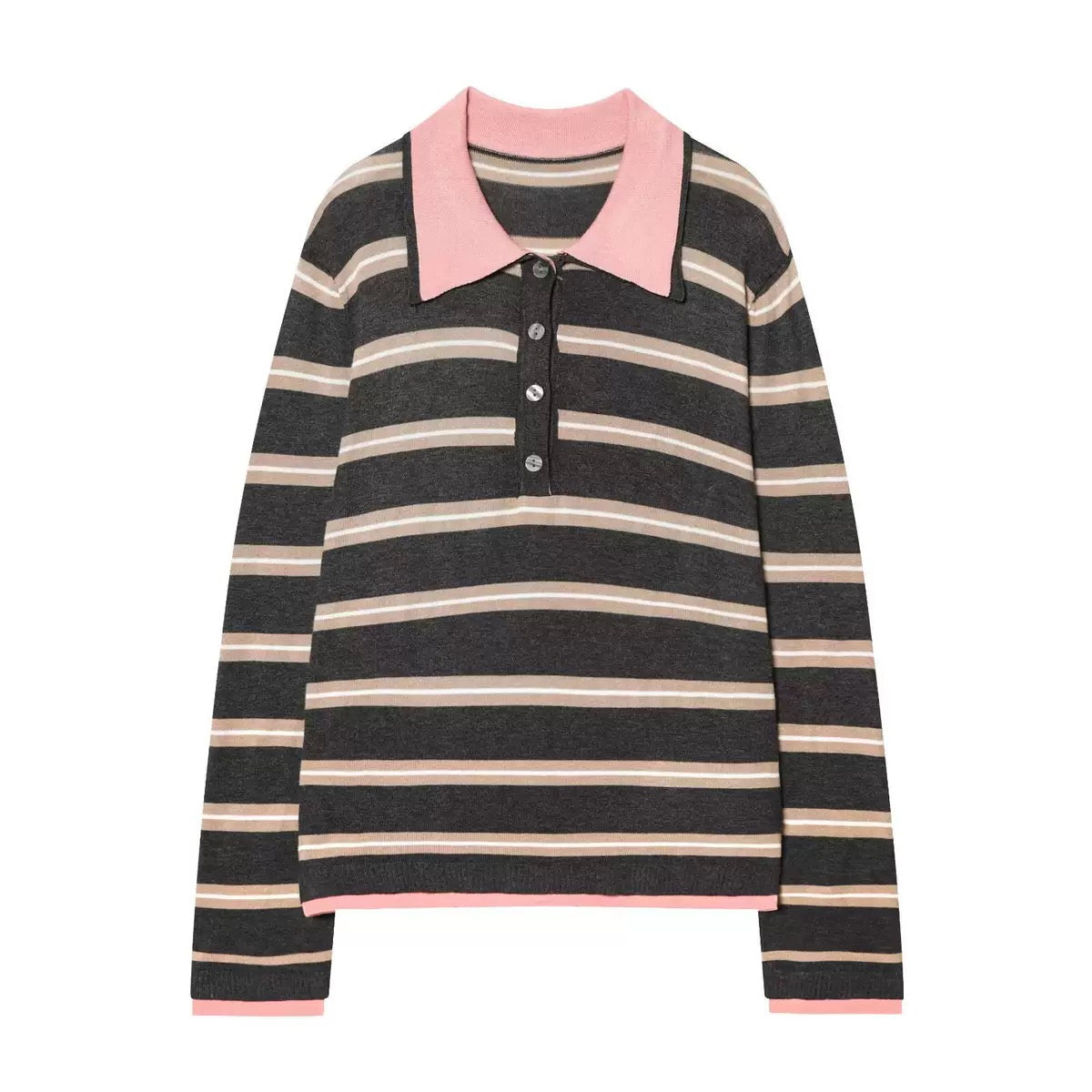 Polo rayé porté par une mannequin