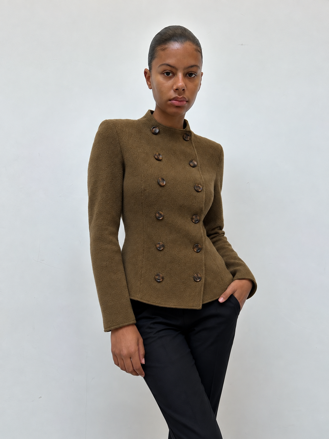 Veste cintrée kaki, vue de face
